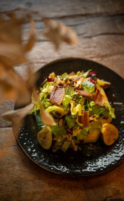 5 Pasos Sencillos: Ensalada Templada de Pollo y Quinoa para un Control Glucémico Efectivo