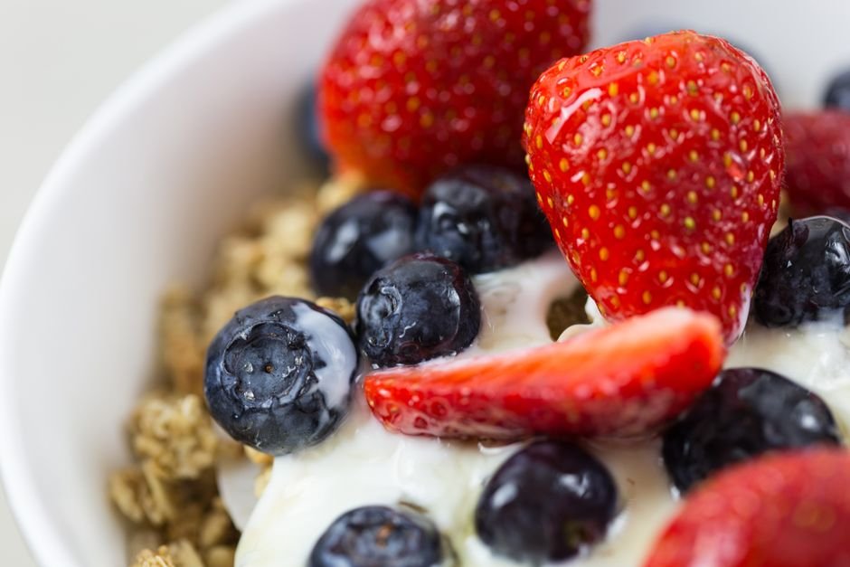 Avena integral combinada con chía y frutos rojos